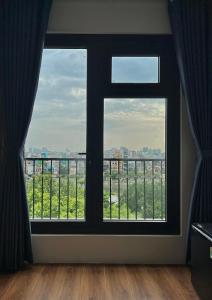 Haven Hut Riverside Hotel