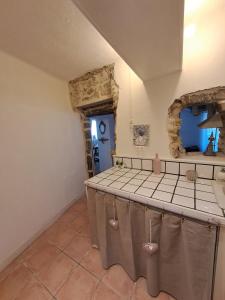 Maisons de vacances Le gite et le cottage de Sainte Valiere Piscine et SPAS : photos des chambres