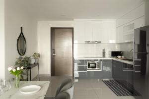 Modern Luxe Suite, 3Brs, 2Wc, D1 High Floor