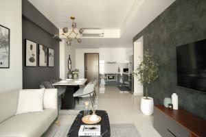 Modern Luxe Suite, 3Brs, 2Wc, D1 High Floor