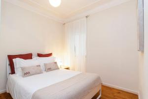 Spacious apartment near Saldanha