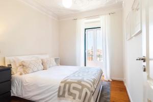 Spacious apartment near Saldanha