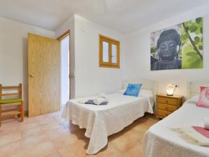 Villa with pool and sea views