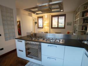 Bastia RM up to 4 guests - in the heart of Scalo Romana, Olimpico, Prada, Bocconi and easy access to Forum Assago, IEO, IED, Duomo, San Siro