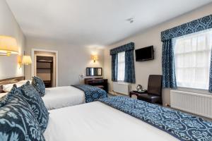 Family Room with Bathroom room in Hotel Mariners