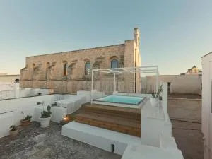 Palazzo dei Gigli Puglia - house with heatable rooftop-Pool - 乌真托