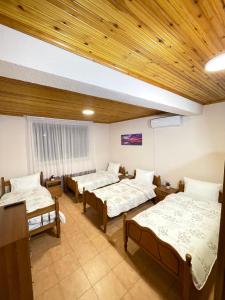 Shkodra Guest House & Trips