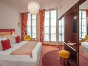 Deluxe Double or Twin Room - Access to Wellness area & whirlpool on request room in Hôtel Saint-André des Arts