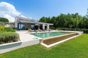 Modern villa Damian with jacuzzi near Porec - Rajki