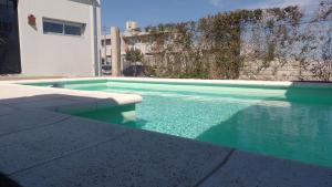 Casa Amplia, Luminosa con Quincho y Pileta!