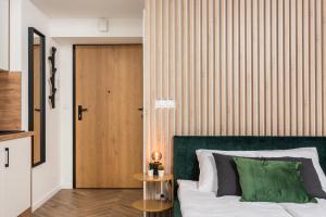 NovaNest Apartments - Kalwaryjska - by Upstairs