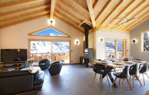 Chalet Leosky by Leavetown Vacations