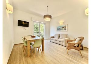 GOLDEN LUXE - 3 suites in the sea luxe apartment - 4hvězdičkové hotely ve městě Camaiore