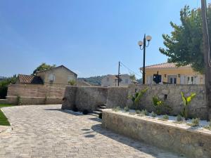 Goninos Jacuzzi Suite