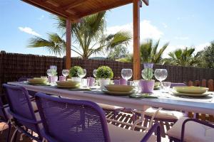 Villa Sitges El Olivo High Comodity AC Pool Heated 30º Optional Real Garden Pool XXL 10 min drive from Sitges