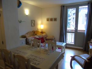 Appartement cosy 2 pièces, 50m des commodités, balcons sud, à Valfréjus, pour 4 personnes - FR-1-561-14
