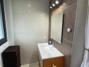 Appartements Appartement Aix-les-Bains, 2 pieces, 2 personnes - FR-1-617-65 : photos des chambres