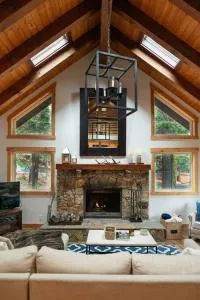 Serenity Tahoe Retreat and Hot Tub - 10 min to Northstar - 金斯伍德庄园