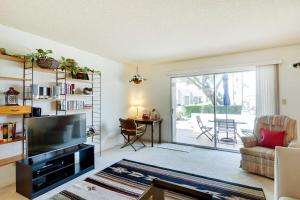 Pool Access! Pet-Friendly Snowbird Retreat in Mesa