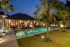 Villa 500m2 with 14m Pool, BBQ, Pinball - Seminyak