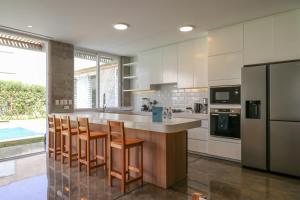 Modern 4BR Villa with Private Pool in Paracas