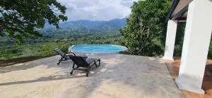 EL PARAISO - Corral Falso