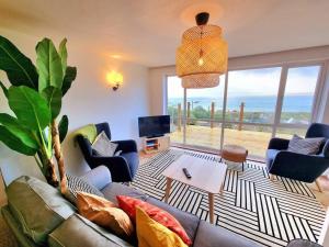 1Rosemount -Marazion - Iconic view of St Michaels Mt, Sea, Beach, 2xParking, Netflix Prime