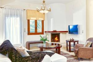 Villa Karteros with private swimming pool