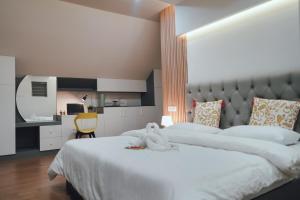 Royad Calicut Farm House - Premium Villa with Pool Inside a Farm