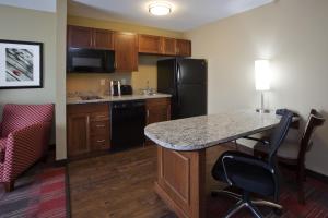 Gateway Park Hotel and Suites - Sioux Falls -Tea
