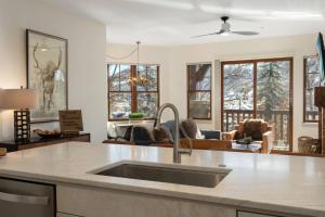 Lodge at Brookside 202