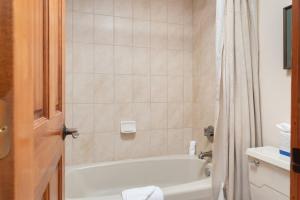 Lodge at 100 W Beaver Creek Blvd #2 - 401