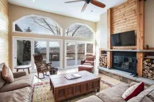 Eagle Drive 734B - Dowds Junction