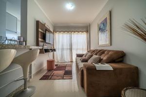 208 - Apto confortável com 2 quartos em Bombas