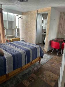 Casa Vázquez , "Como en casa" , hospédate con nosotros y recibirás una atención personalizada, servicio y confort nos distingue.