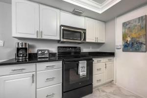 Tranquil Lakeside Haven