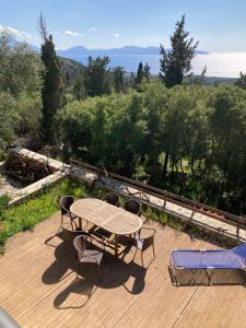 La casa tra gli alberi e il cottage