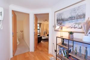 RiverView-2Br-Sleeps4-CityCentre-Parking-FastWiFi