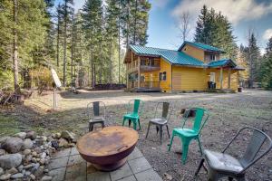 3 Mi to Lake Easton Sno-Park Family Cabin Escape!