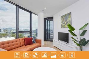 Artistic South Brisbane 2 bedroom Apartment with Parking