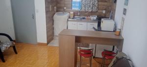 Kitnet Mobiliada no centro de São Leopoldo.