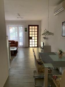 Apartments with a parking space Malinska, Krk - 5387