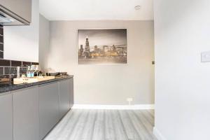 Victorian Style Apartment w Four-Poster Bed in Camden Town