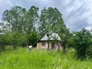 Kazanlak Villa Cottage House with Mountain Views, No Water, Electric or Indoor WC, Roof Over Your Head Малка Къща Вилна Зона, Без Ток, Вода с Външна Тоалетна Прекрасни Гледки и Покрив над Главата - Šipka