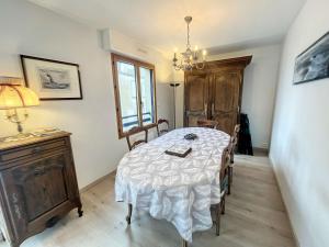 Appartements Grand duplex en centre-ville avec vue, a 50m de la plage, ascenseur, et WIFI - FR-1-361-165 : photos des chambres