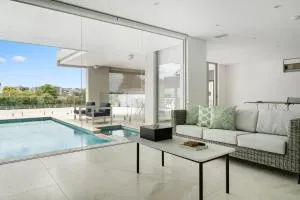 'Starlight' A Slice of the Hollywood Hills in Bexley - Рокдейл