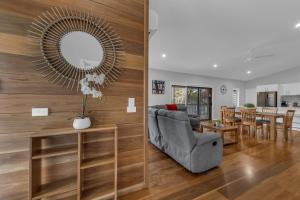 29 Mirrabooka Road, Mallacoota - Eagle View House