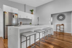 29 Mirrabooka Road, Mallacoota - Eagle View House