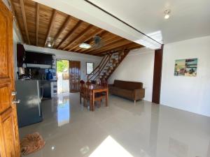 Angelitos Beach House Villa 2