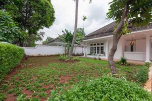 Urbanview Hotel De Breeze Kemang Jakarta by RedDoorz